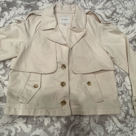 Women’s Banana Republic Boxy Cropped Trench Coat Small - Picture 4 of 8